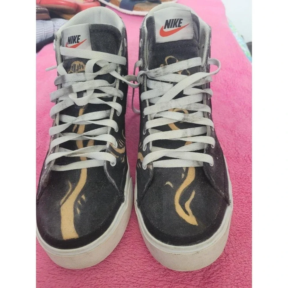 Nike step out